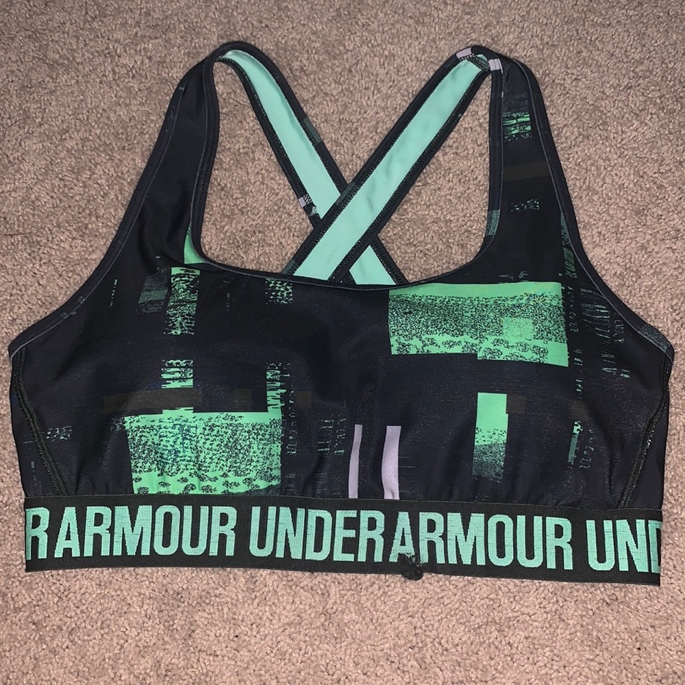 Under Armor Sports Bra size Large
